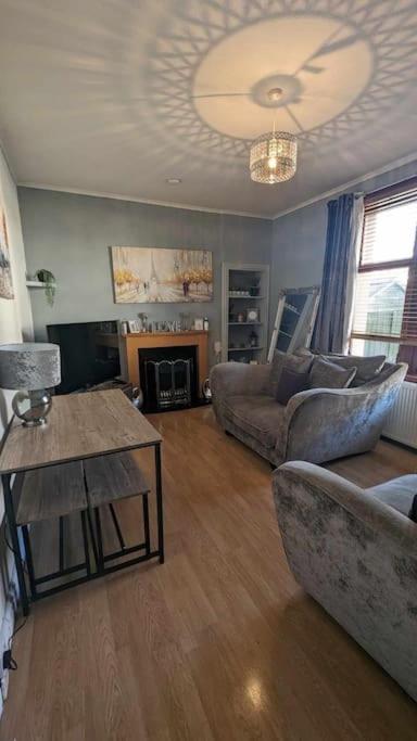 Lovely 2 Bedroom Apartment In Heart Of Dundee Extérieur photo